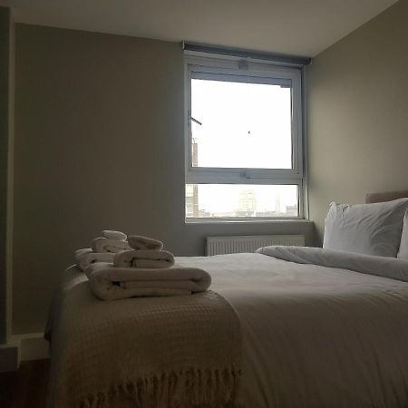 Beautiful 3-Bedroom Flat With Stunning Views Londen Buitenkant foto