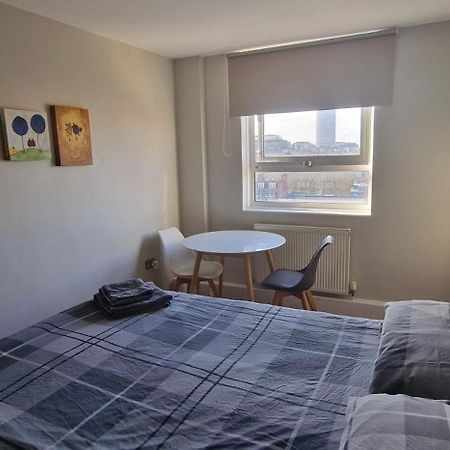 Beautiful 3-Bedroom Flat With Stunning Views Londen Buitenkant foto