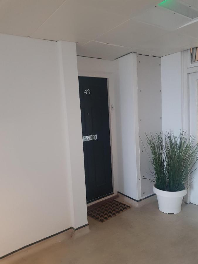 Beautiful 3-Bedroom Flat With Stunning Views Londen Buitenkant foto