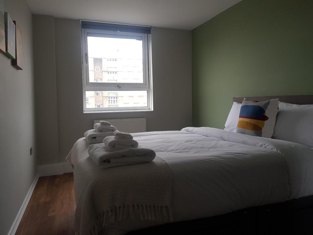 Beautiful 3-Bedroom Flat With Stunning Views Londen Buitenkant foto
