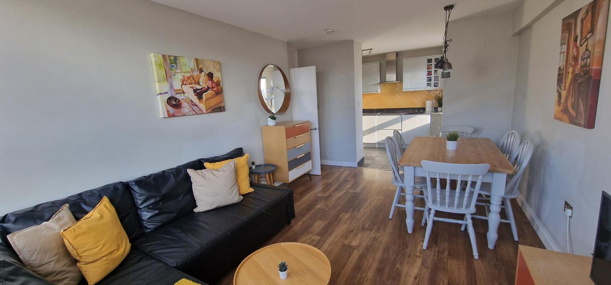 Beautiful 3-Bedroom Flat With Stunning Views Londen Buitenkant foto